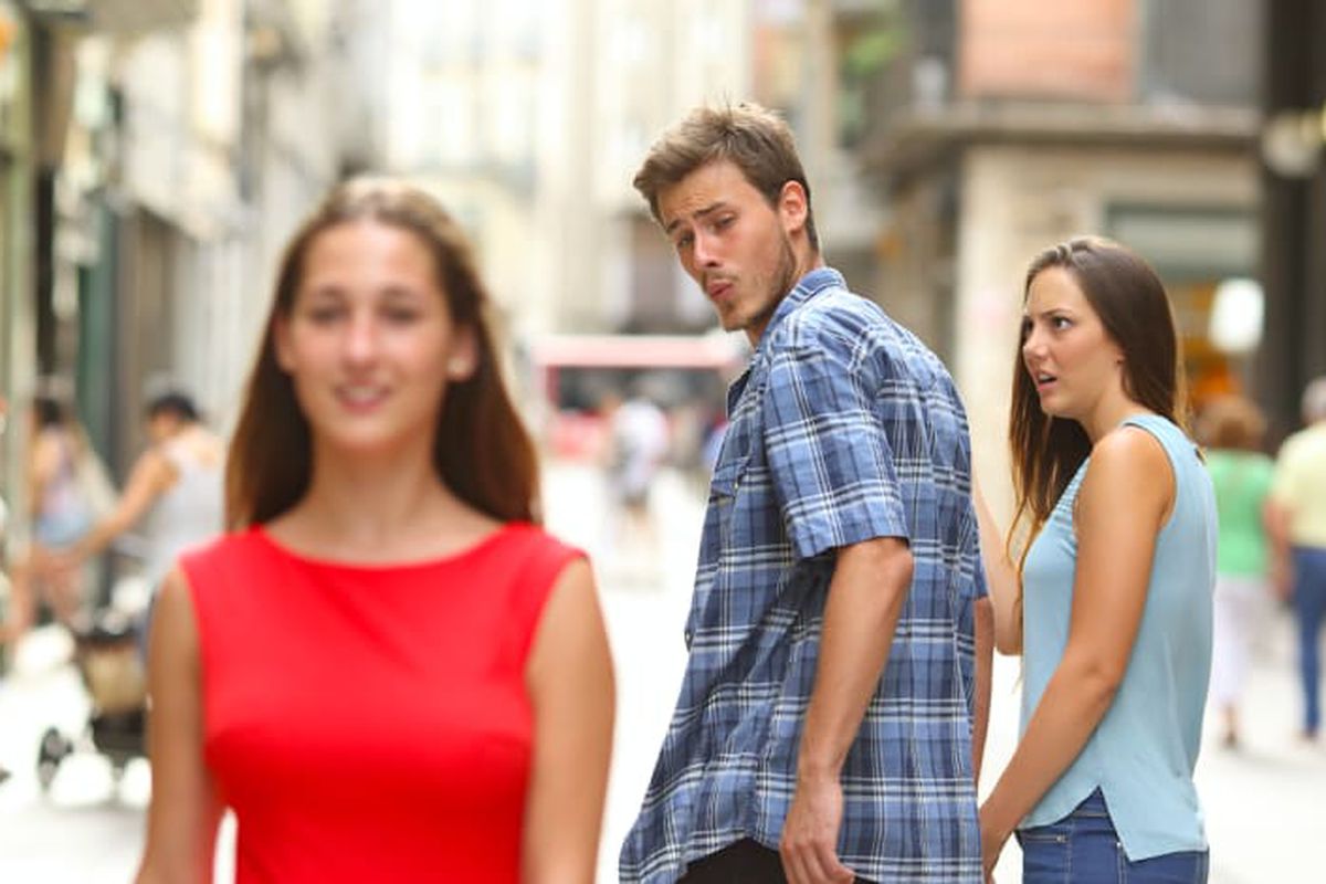 Distracted Boyfriend meme about Perelel